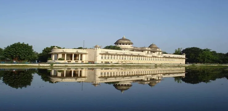 Shree Gulabkunverba Ayurved Mahavidyalaya Jamnagar