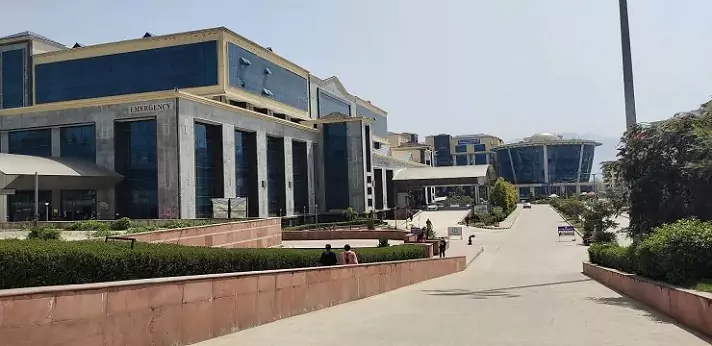 Shri Lal Bahadur Shastri Government Medical College Mandi HP