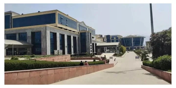 Shri Lal Bahadur Shastri Government Medical College Mandi HP