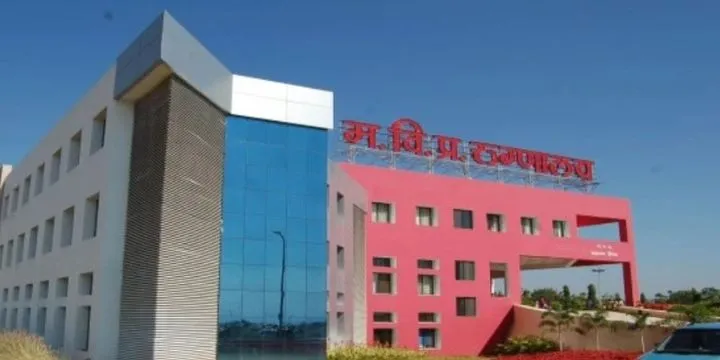 Dr Vasantrao Pawar Medical College